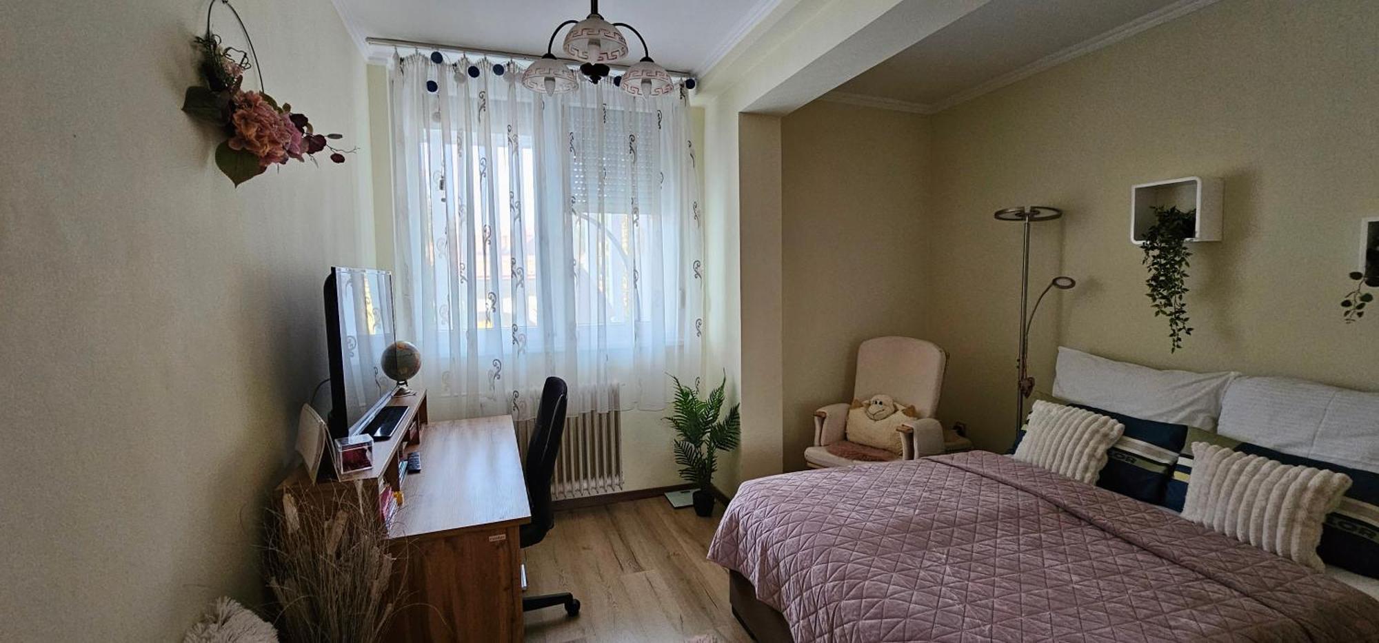 Anna Gyoengye Apartman Debrecen Exterior foto